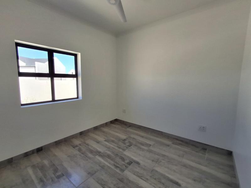 To Let 3 Bedroom Property for Rent in Britannia Bay Western Cape